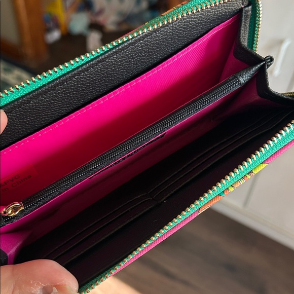 Trina Turk Floral Pink Wallet NWB New with Box 🗃️ - Picture 3 of 6